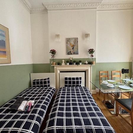 Central And Affordable Flat For 6 People In Zone 1 - Baker Street - With Breakfast Included London Exterior photo
