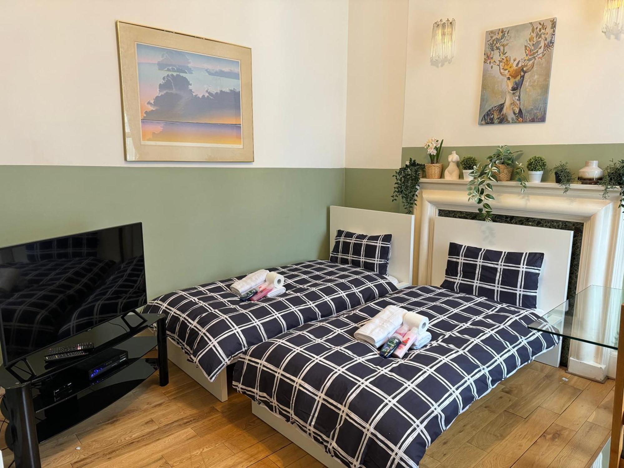 Central And Affordable Flat For 6 People In Zone 1 - Baker Street - With Breakfast Included London Exterior photo