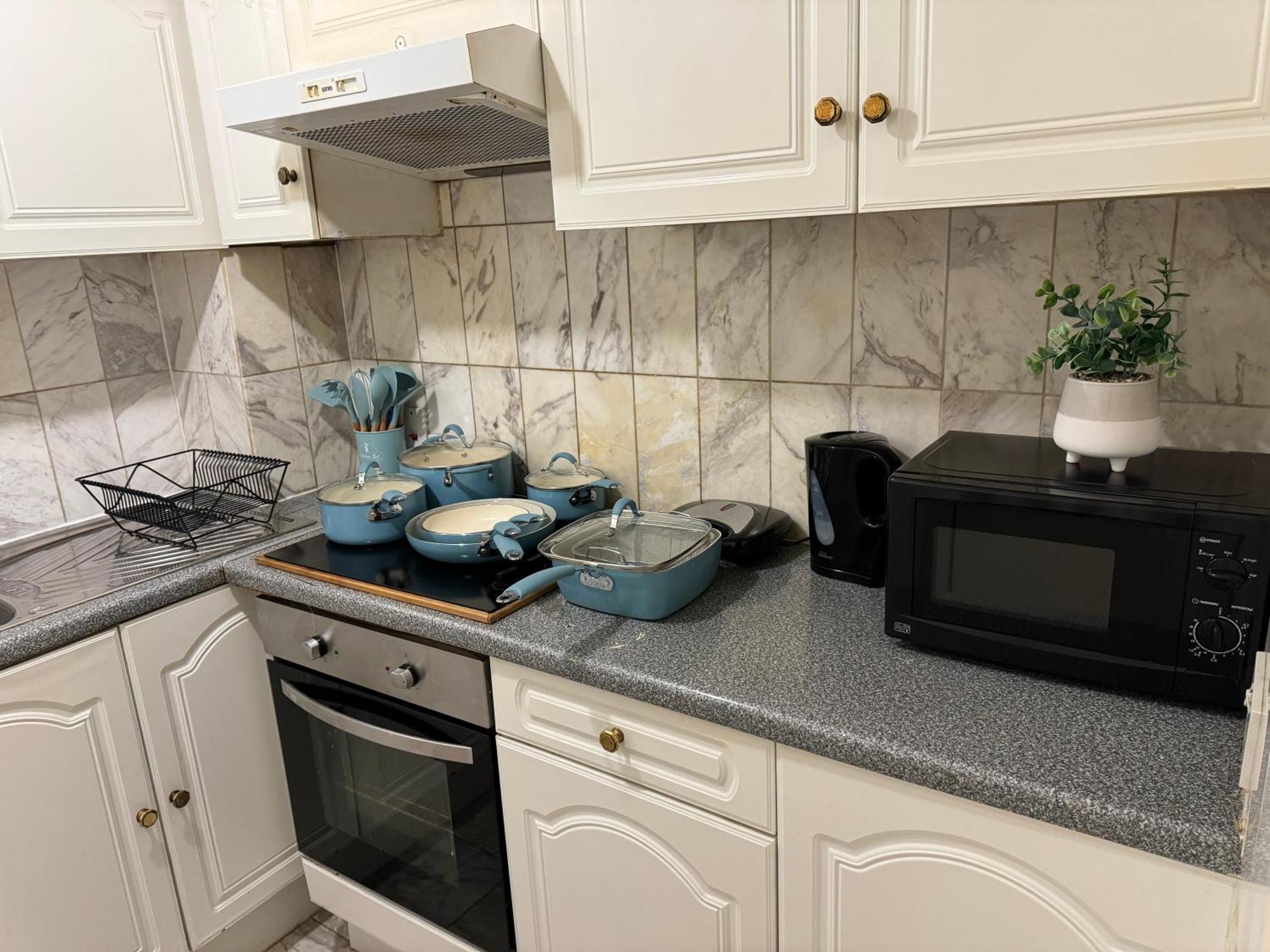 Central And Affordable Flat For 6 People In Zone 1 - Baker Street - With Breakfast Included London Exterior photo