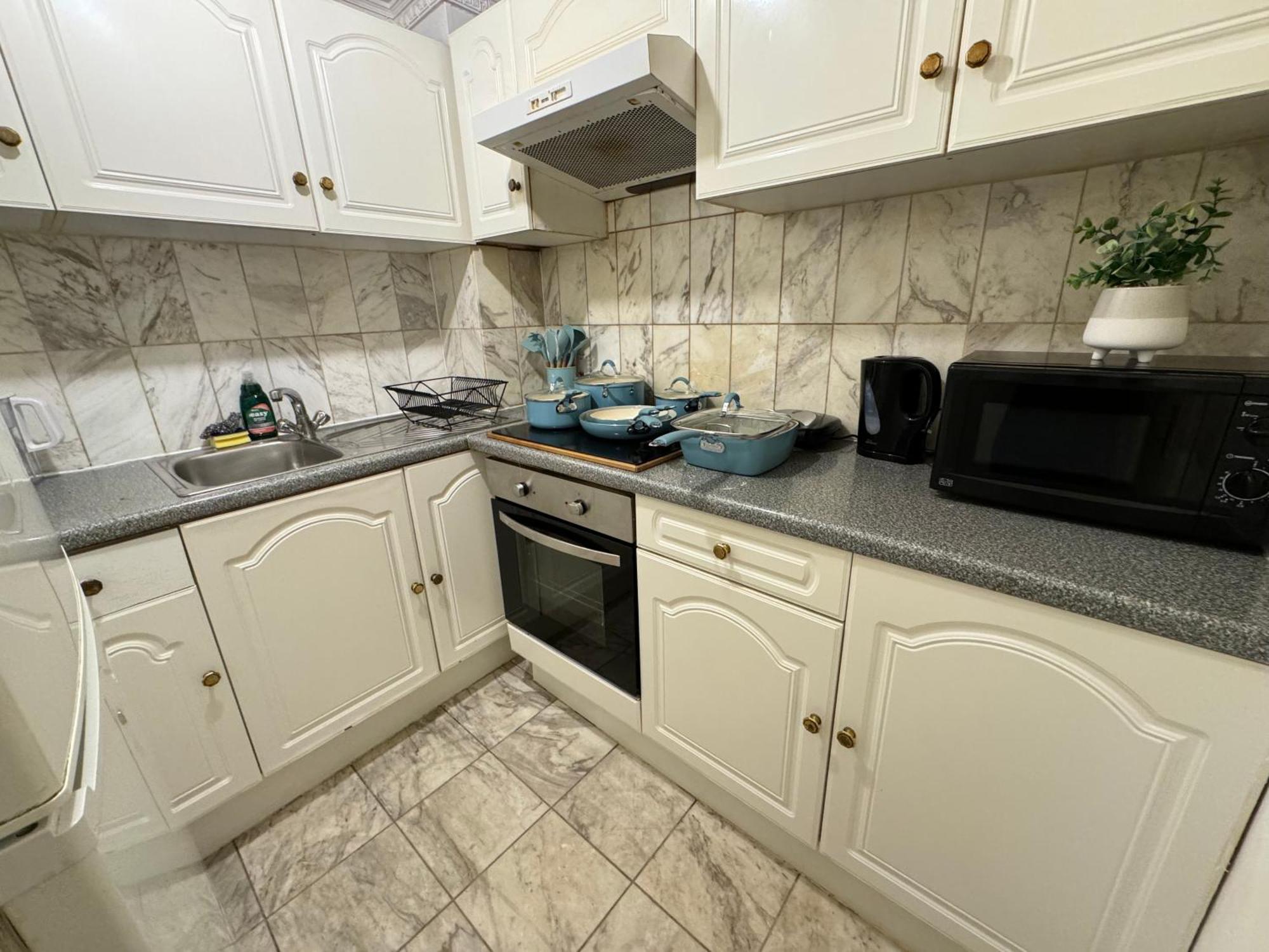 Central And Affordable Flat For 6 People In Zone 1 - Baker Street - With Breakfast Included London Exterior photo