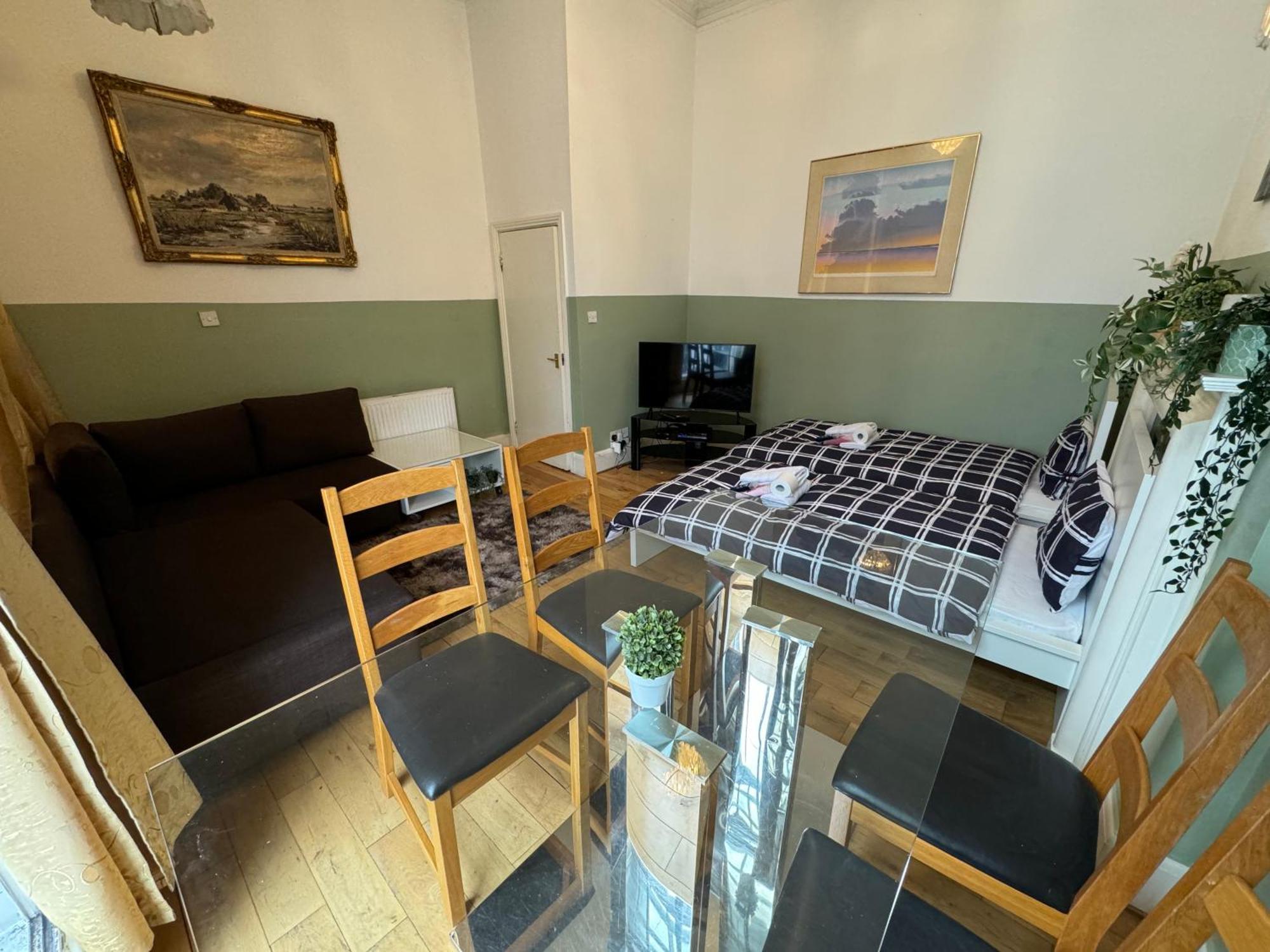 Central And Affordable Flat For 6 People In Zone 1 - Baker Street - With Breakfast Included London Exterior photo