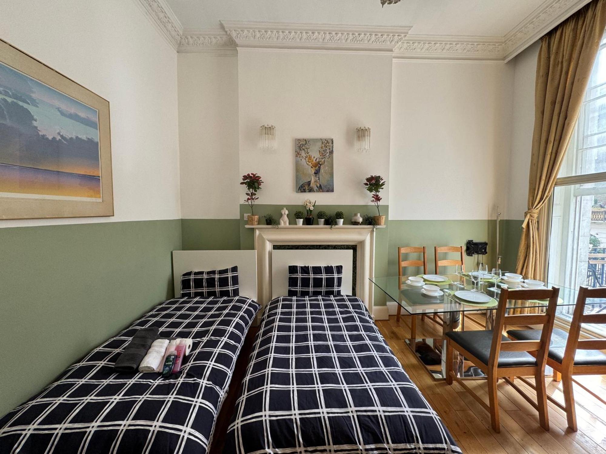 Central And Affordable Flat For 6 People In Zone 1 - Baker Street - With Breakfast Included London Exterior photo